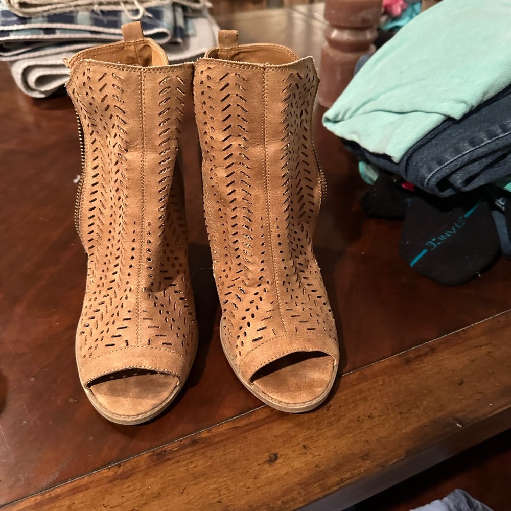 Suede boots